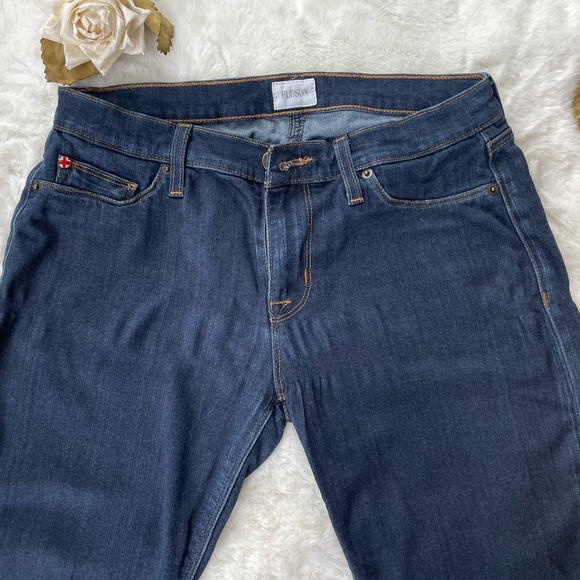 Hudson Women’s Jeans Medium wash. Jeans have stretch! Good Shape. Size 29 - Picture 4 of 5